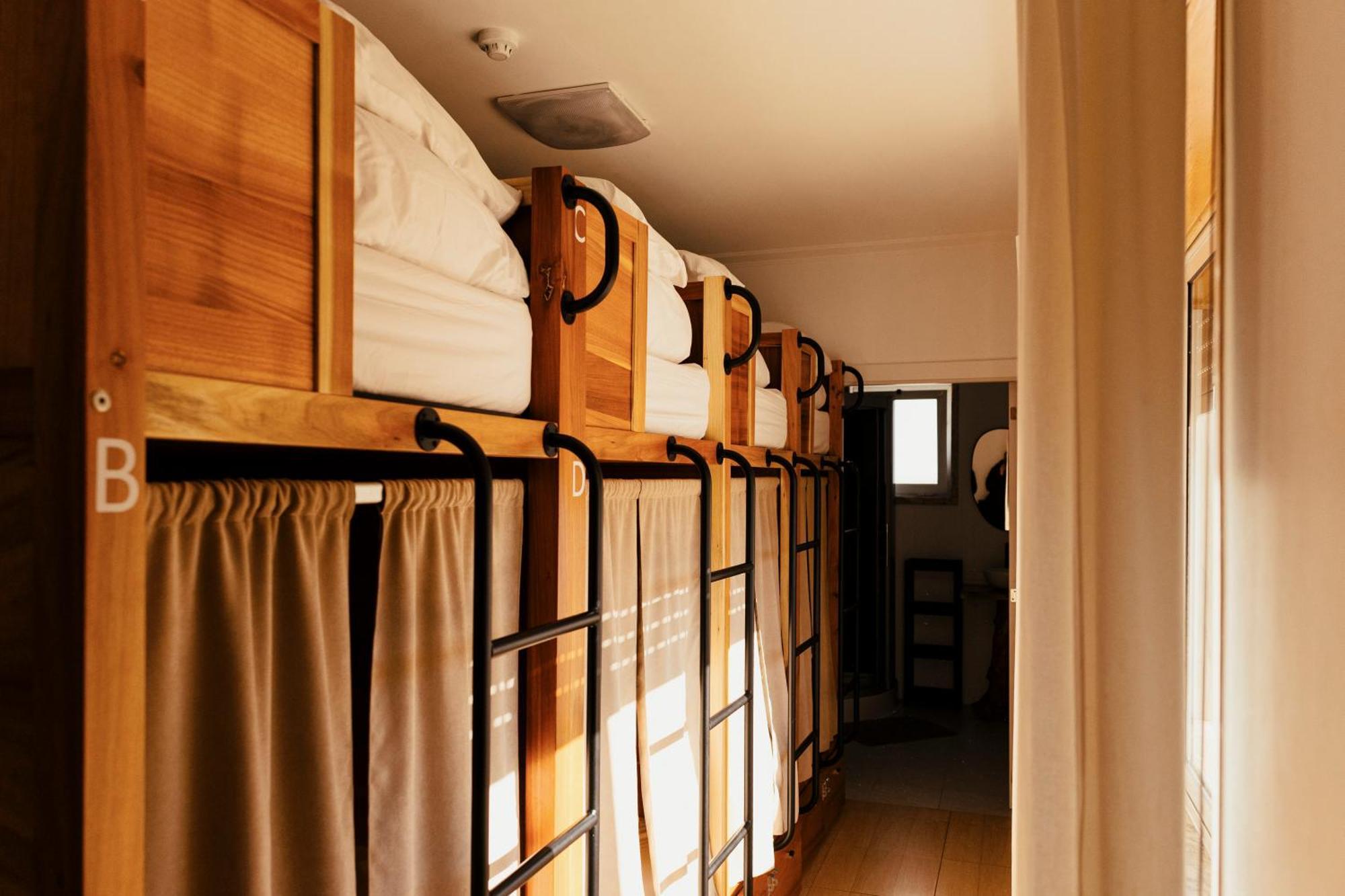 Lisbon Surf Hostel Carcavelos  Esterno foto
