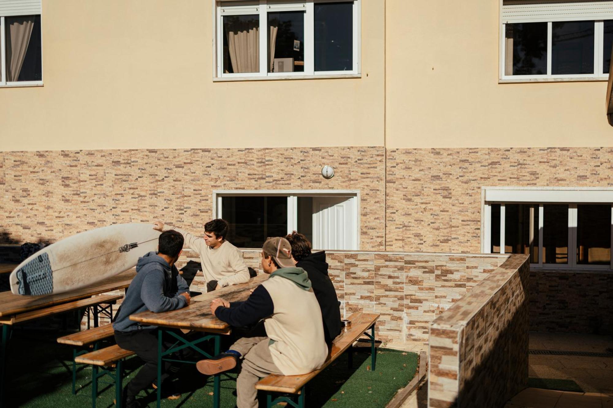 Lisbon Surf Hostel Carcavelos  Esterno foto